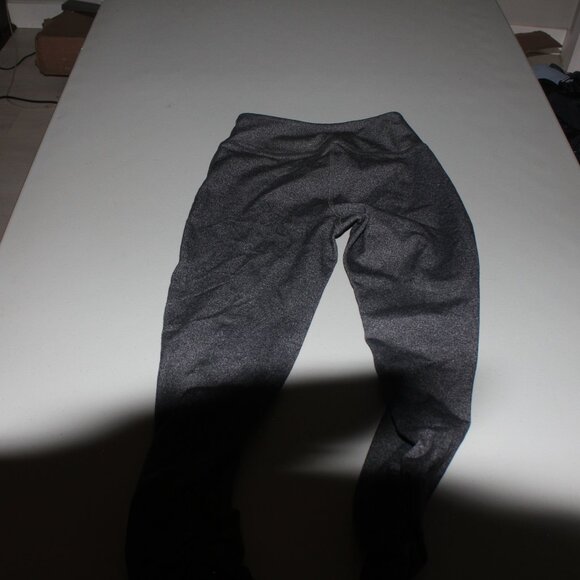 Grey Beyond Yoga Crop Leggings Size XS - Picture 4 of 5